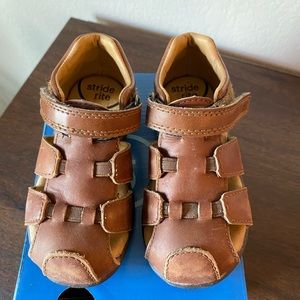 7M Stride Rite Archie Brown Sandals